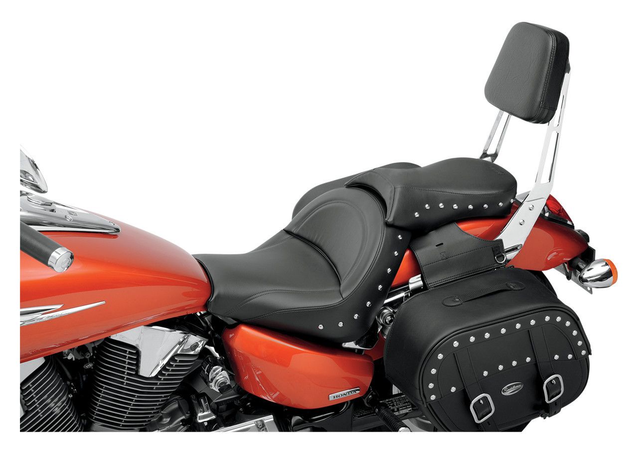 美品 Saddlemen RENEGADE TOURING ソロシート Amazon.com: Saddlemen Renegade LS Solo Seat Black (806-15-002LS