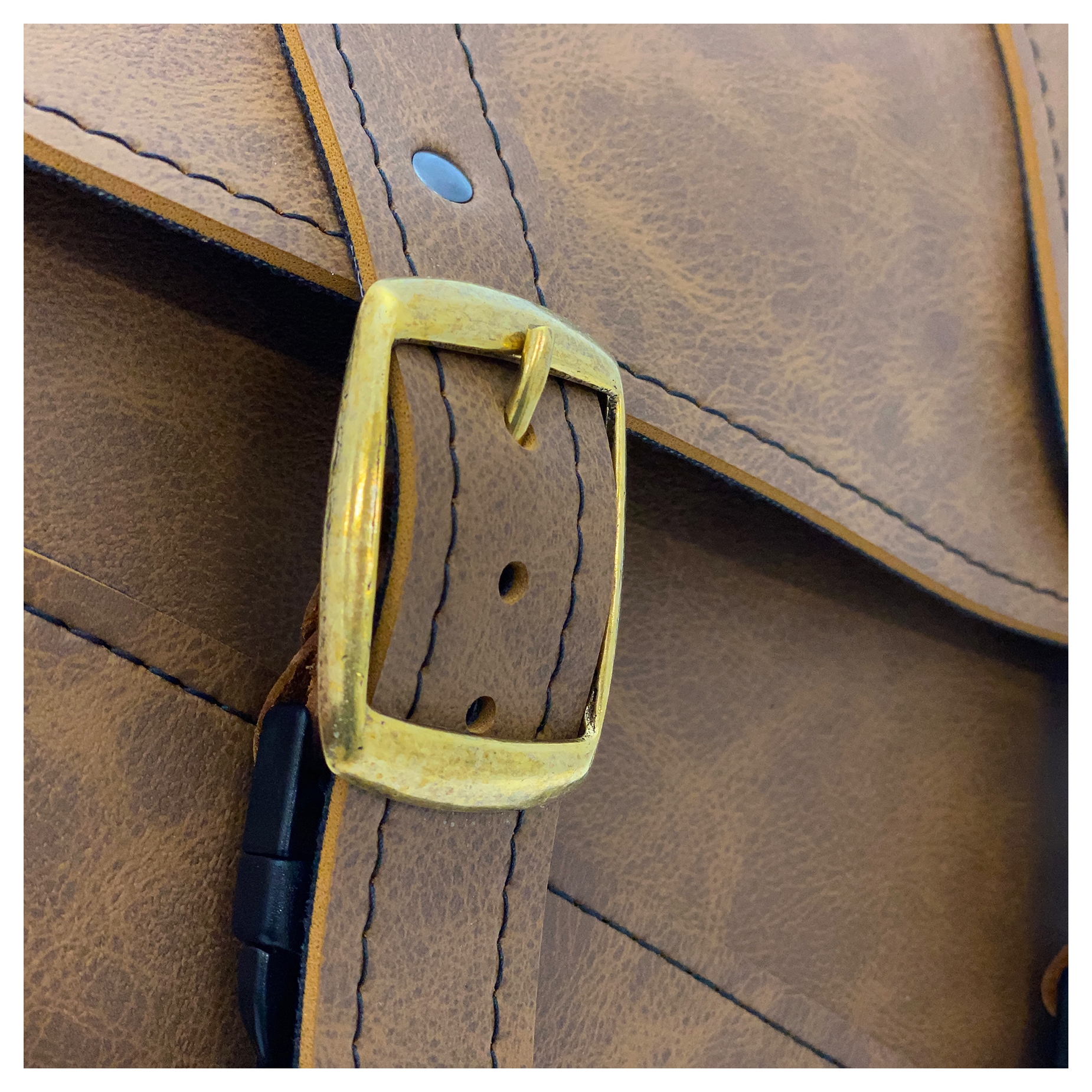 Willie Max Brass Monkey Swing Arm Saddlebag For Harley Sportster