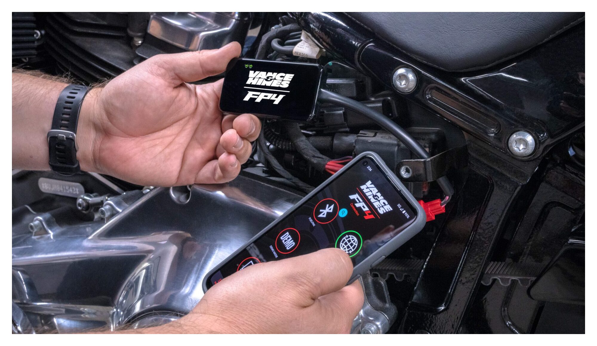Vance & Hines Fuelpak FP4 ECU Tuner For Harley | JPCycles.com