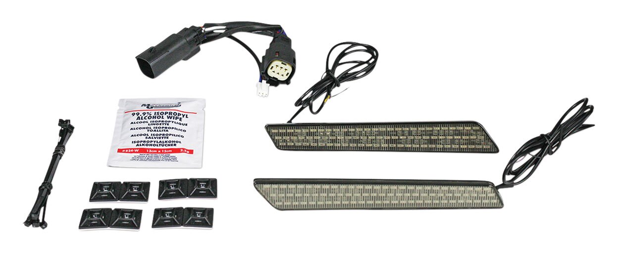 Custom Dynamics Saddlebag LED Latch Lightz For Harley FLHX FLTRX 2010