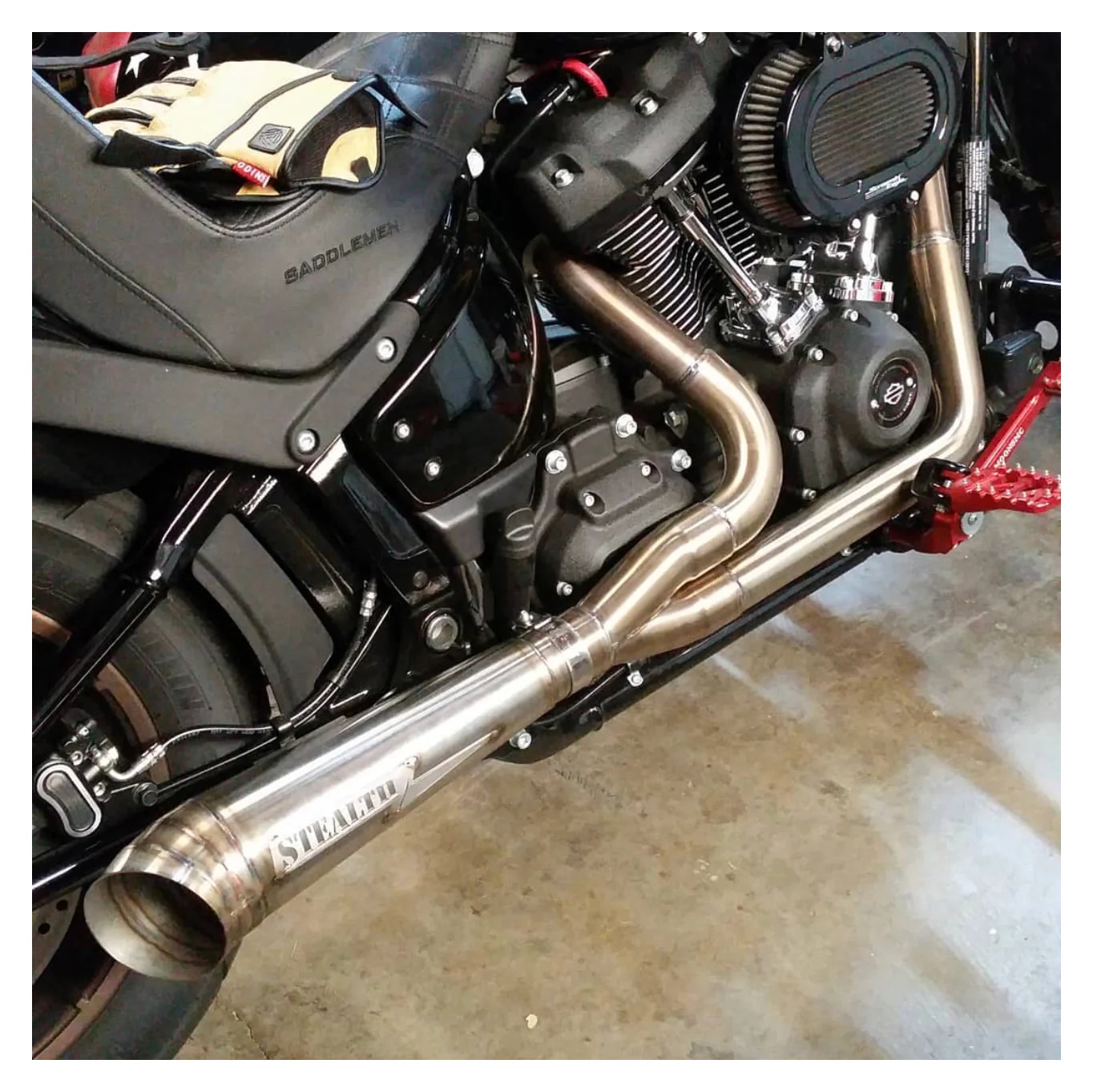 Stealth Pipes Inc 2 into 1 High Performance Exhaust For Harley