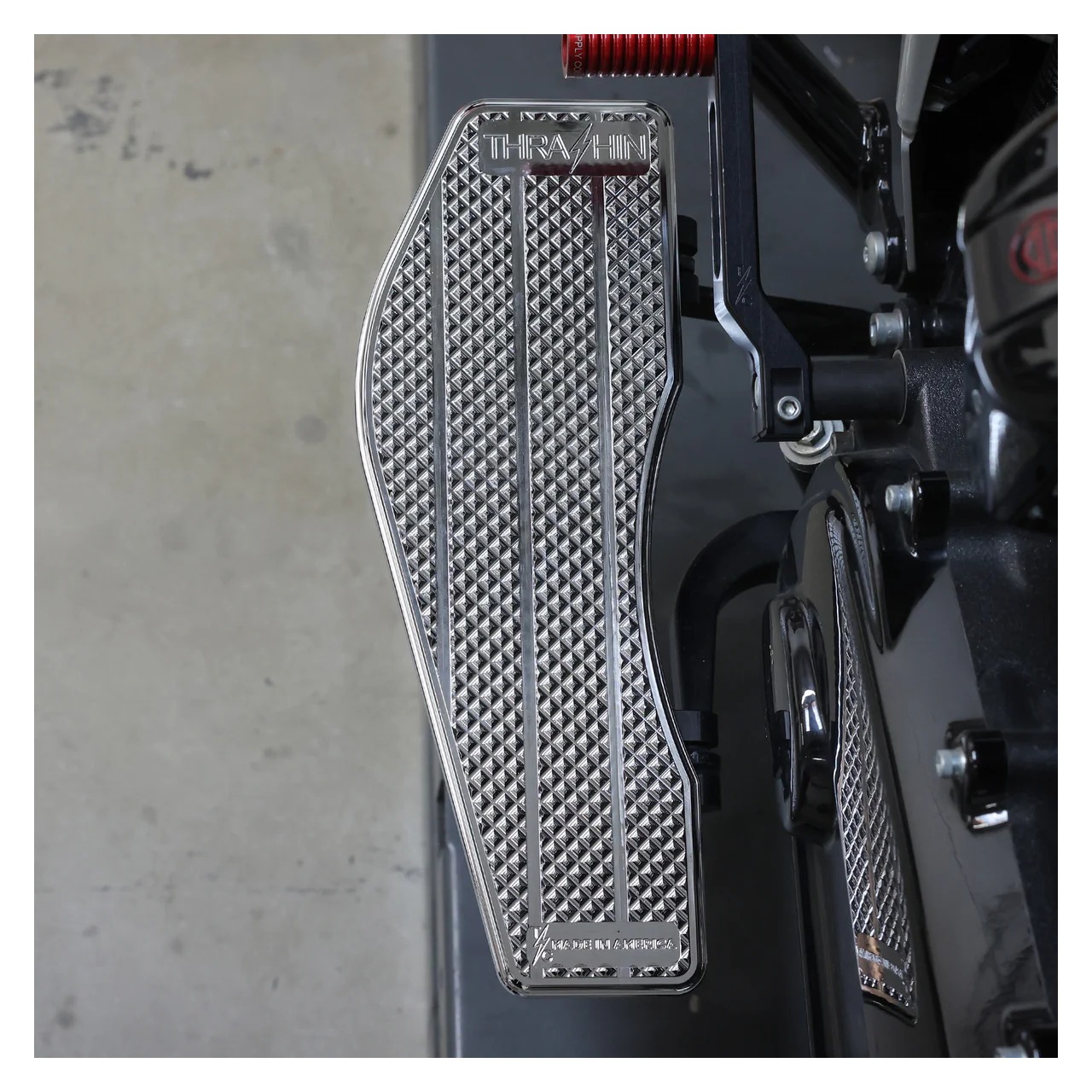 ☆ぷりりん☆ Thrashin Supply Bagger Driver Floorboards For Harley 1984
