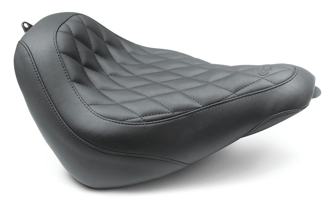 Harley Davidson用　Mustang トリッパー ソロシート Mustang Wide Tripper Diamond Solo Seat For Harley Softail Street