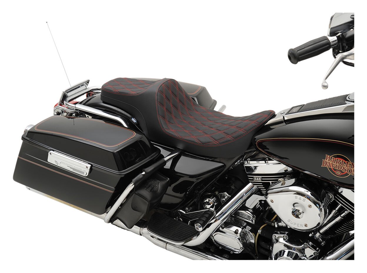 ハーレーダビッドソン　ドラッグスペシャリティーズ　PREDATOR III Drag Specialties Predator III 2-Up Seat For Harley | JPCycles.com