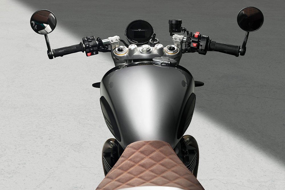 The Speed Twin 1200 Cafe Racer Edition's cockpit shot from the rear end.