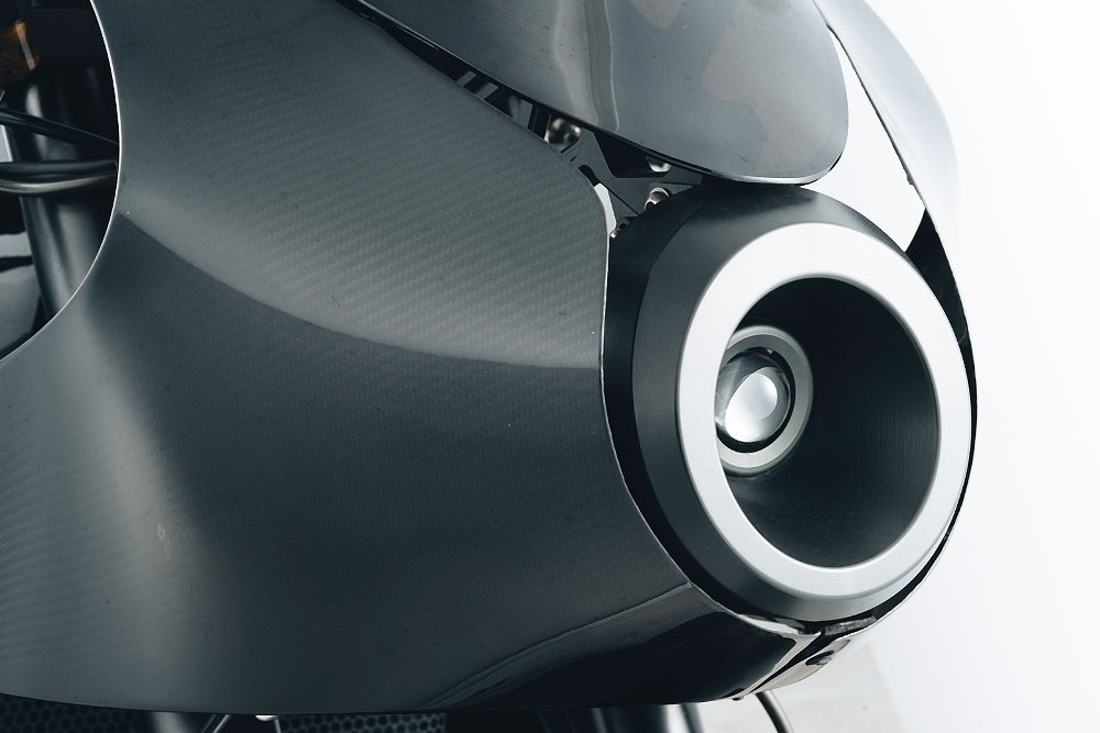close view of the fairing