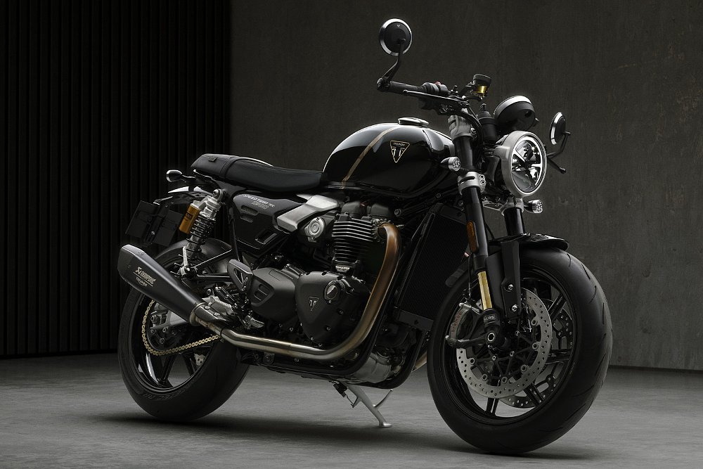 The Speed Twin TFC shot in a dimly lit studio.