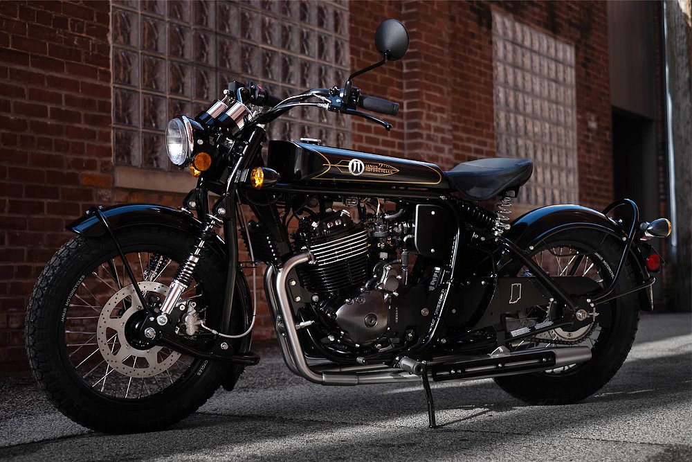 The Janus Halcyon 450 Origin staged in an alleyway.