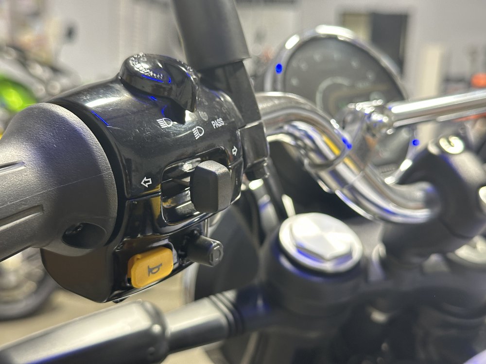 2026 Royal Enfield INT Bear 650 switchgear detail.