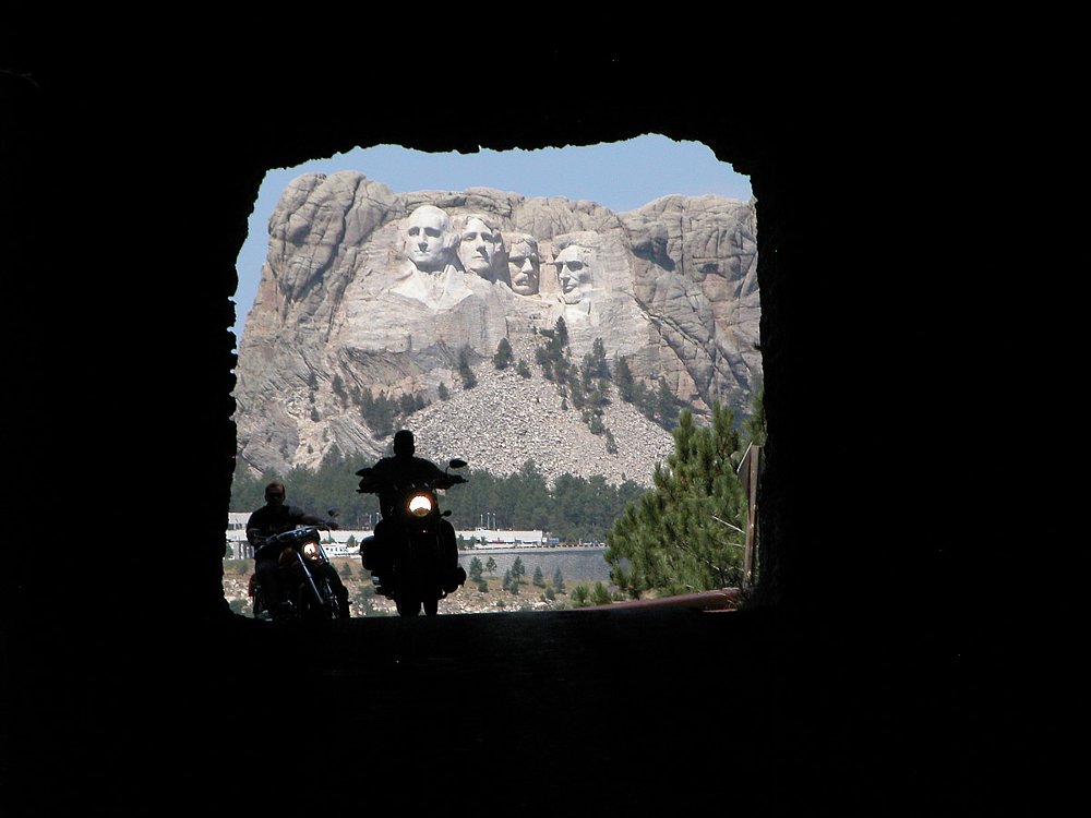 telephoto shot of Rushmore