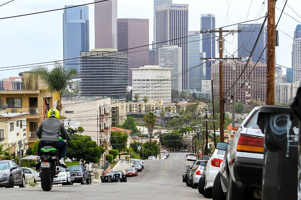 Kawasaki ZX-10R in the city