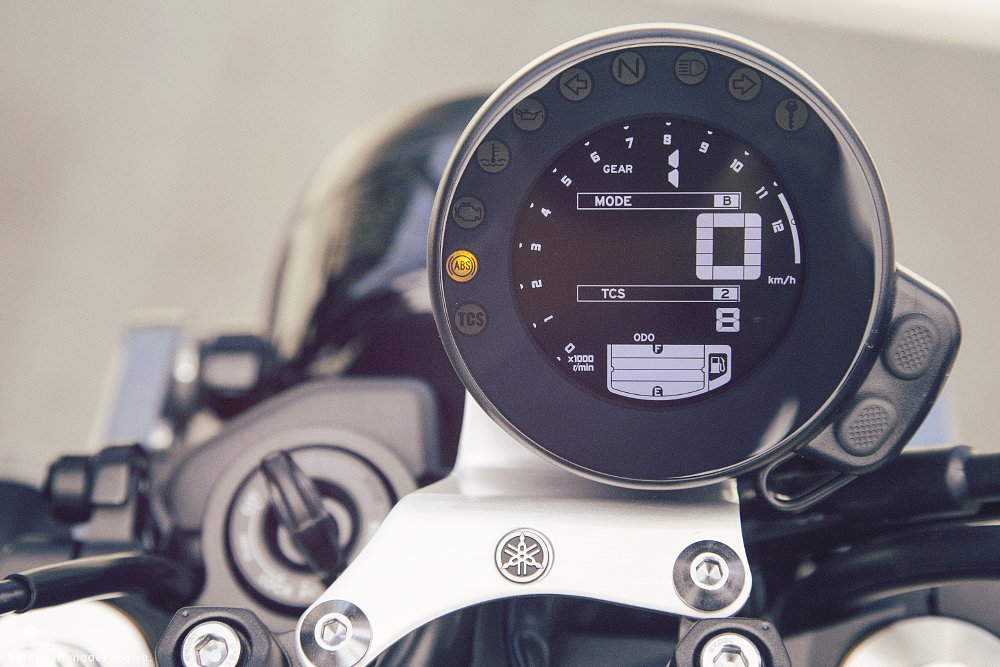Yamaha XSR900 gauge