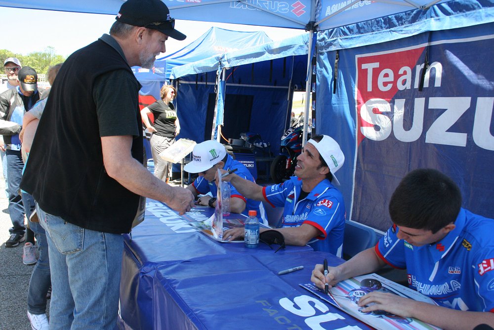 Team Yoshimura Suzuki riders