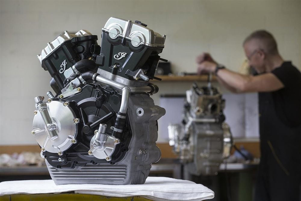 Indian flat-track engine