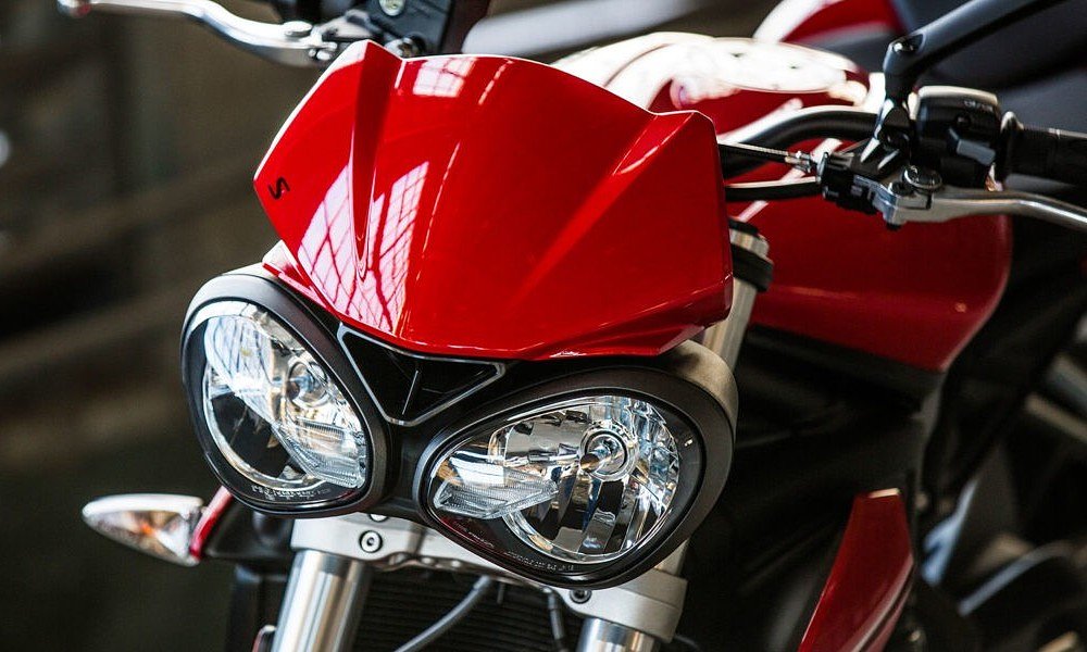 2017 Triumph Street Triple headlights