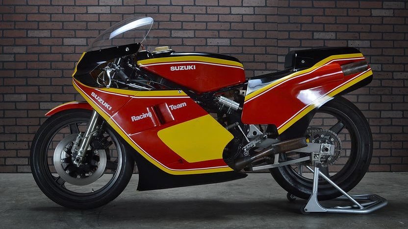 Suzuki RGB500 race bike