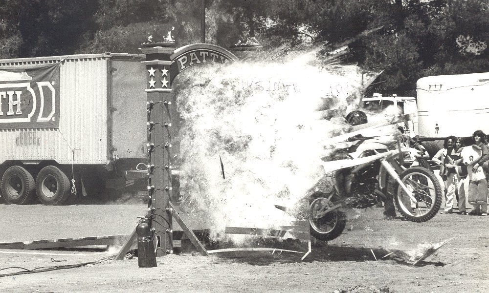 The Jerk stunt scene