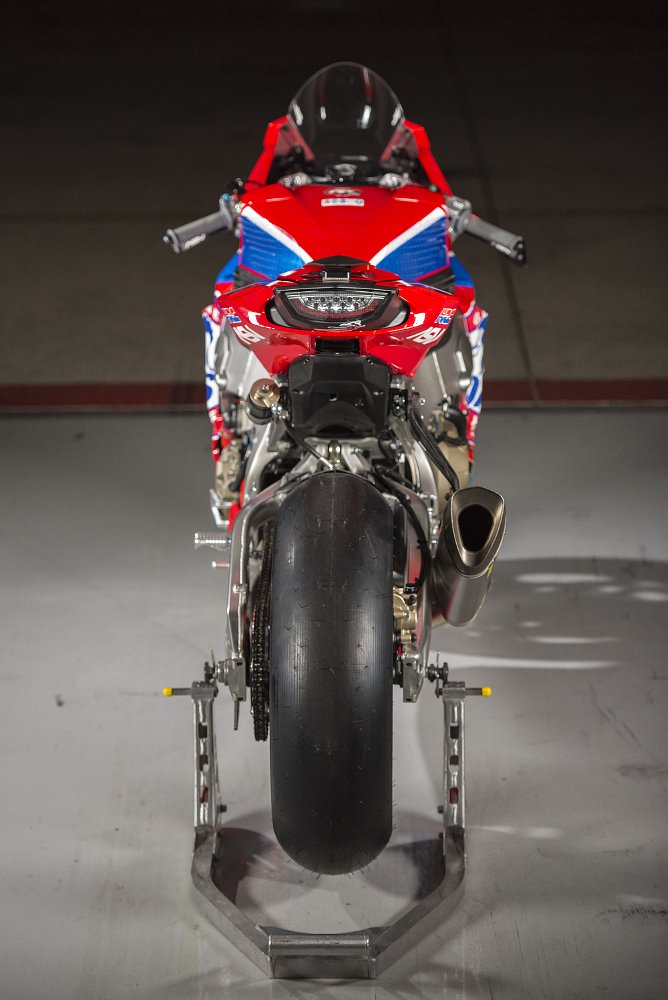 Genuine Broasters Chicken Honda team