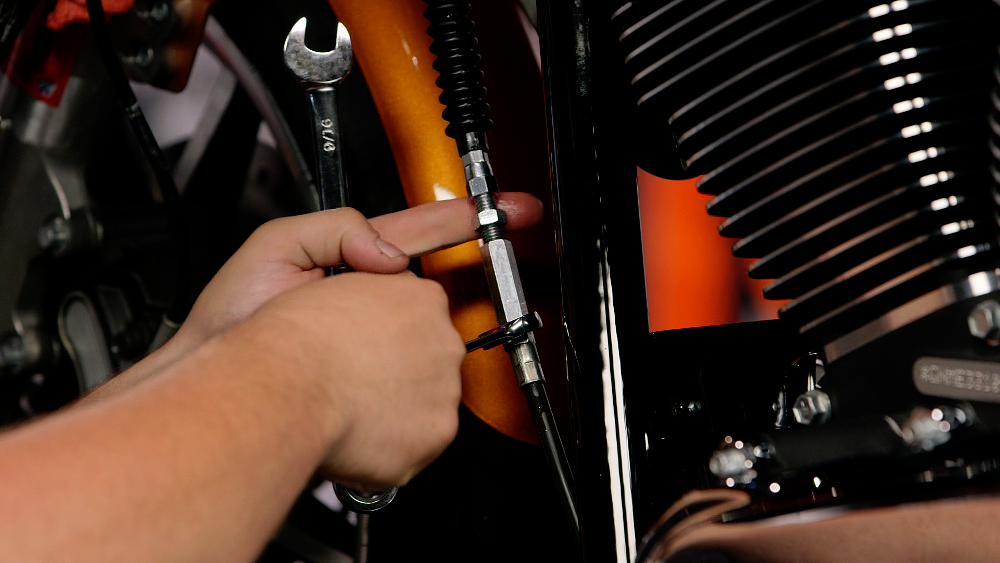 Loosening a motorcycle clutch cable 