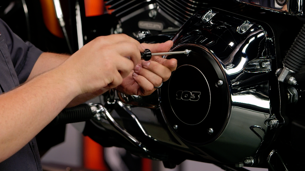 Tightening a motorcycle derby cover