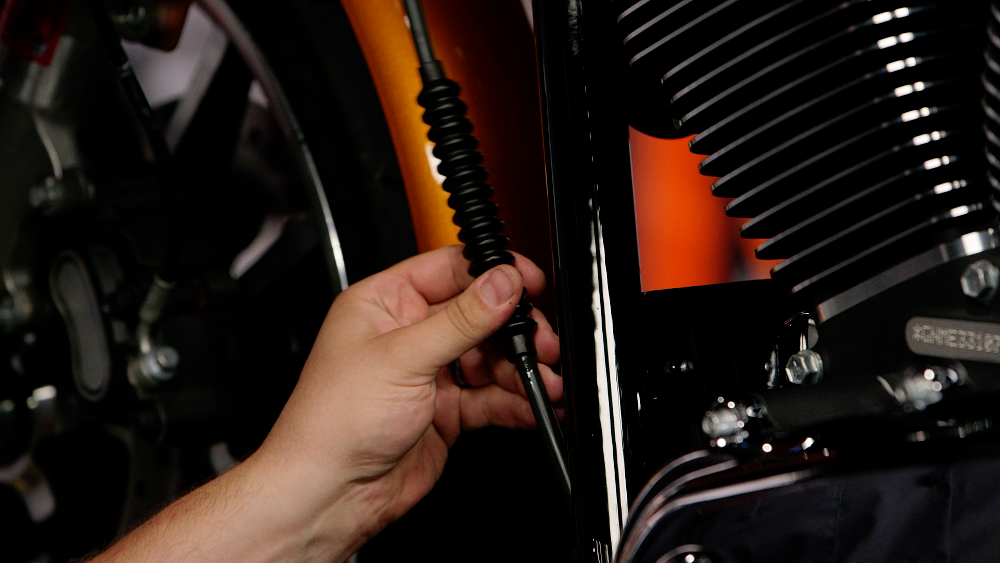 Removing the cable clutch cover