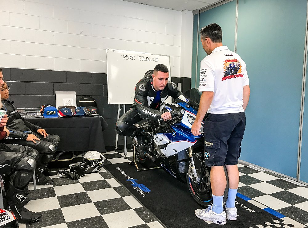 California Super Bike School Level 3 Body Position