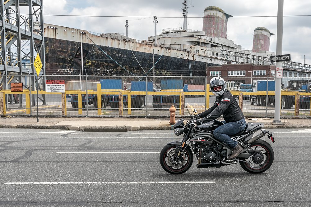 Triumph Speed Triple RS Review