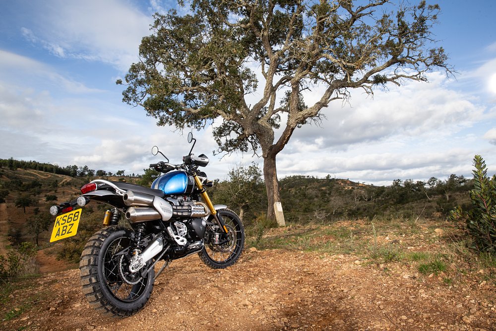Triumph Scrambler 1200 XC and 1200 XE Review 