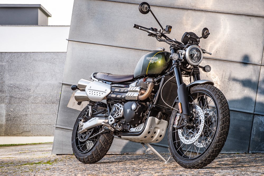 Triumph Scrambler 1200 XC and 1200 XE review 