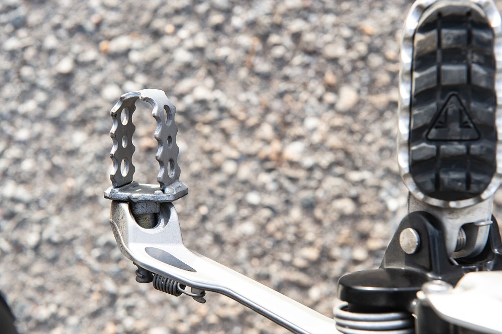 Triumph Scrambler 1200 XC and 1200 XE Review 