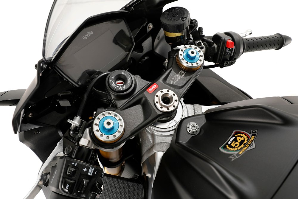 RSV4 Factory dash