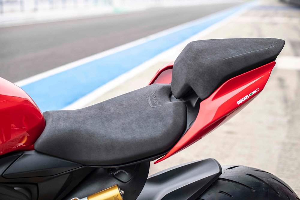 2020 Ducati Panigale V2 seat