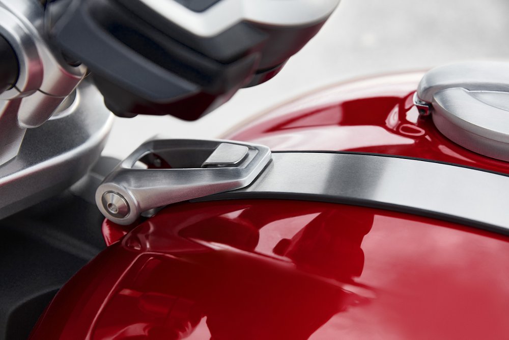 Triumph Rocket 3 tank