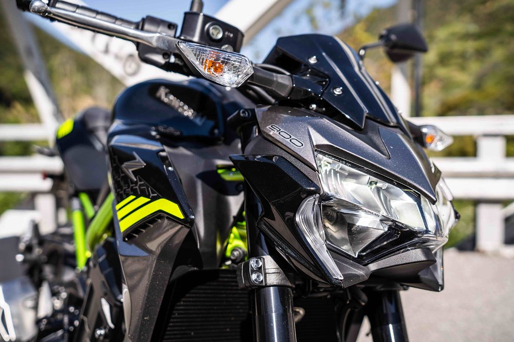 Kawasaki Z900 headlight