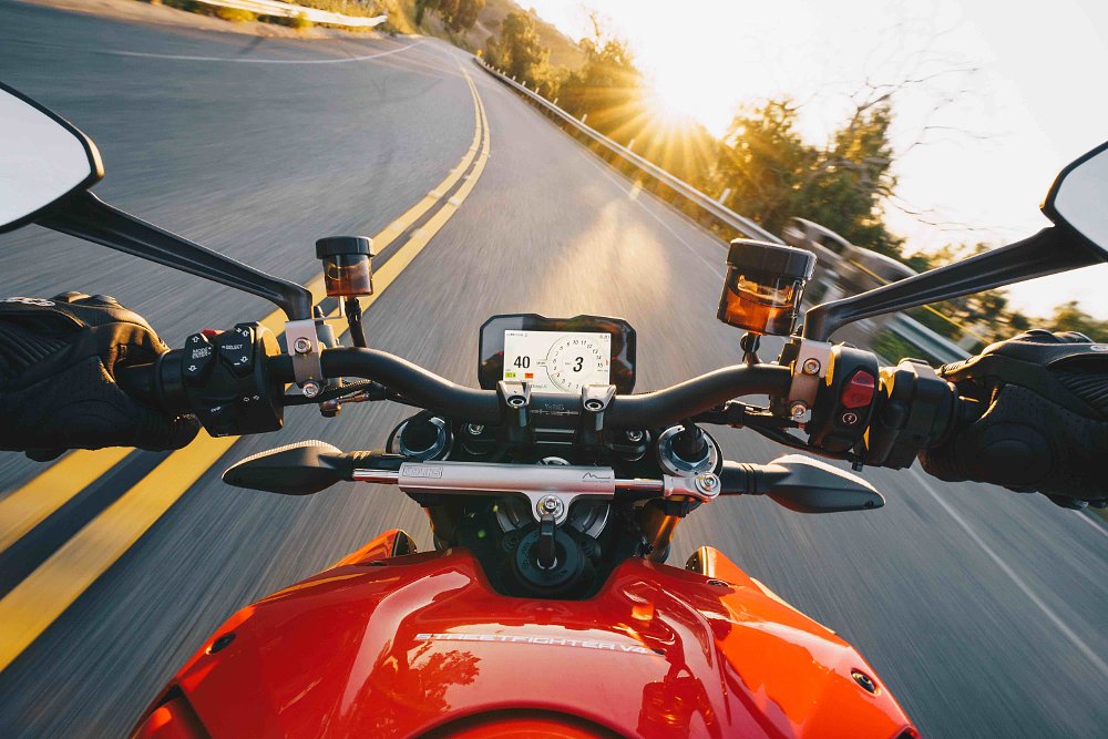 ducati streetfighter on board dash cockpit