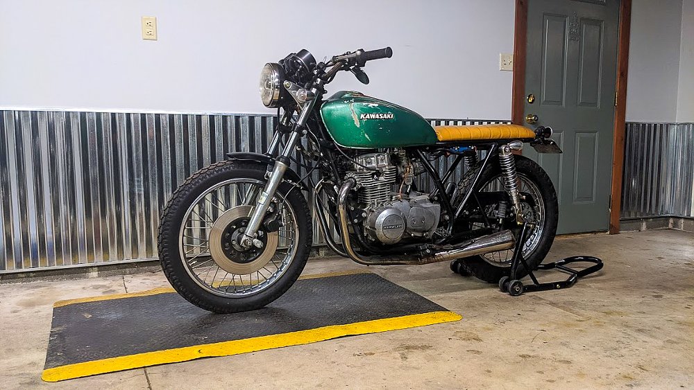 How to safely lift a motorcycle