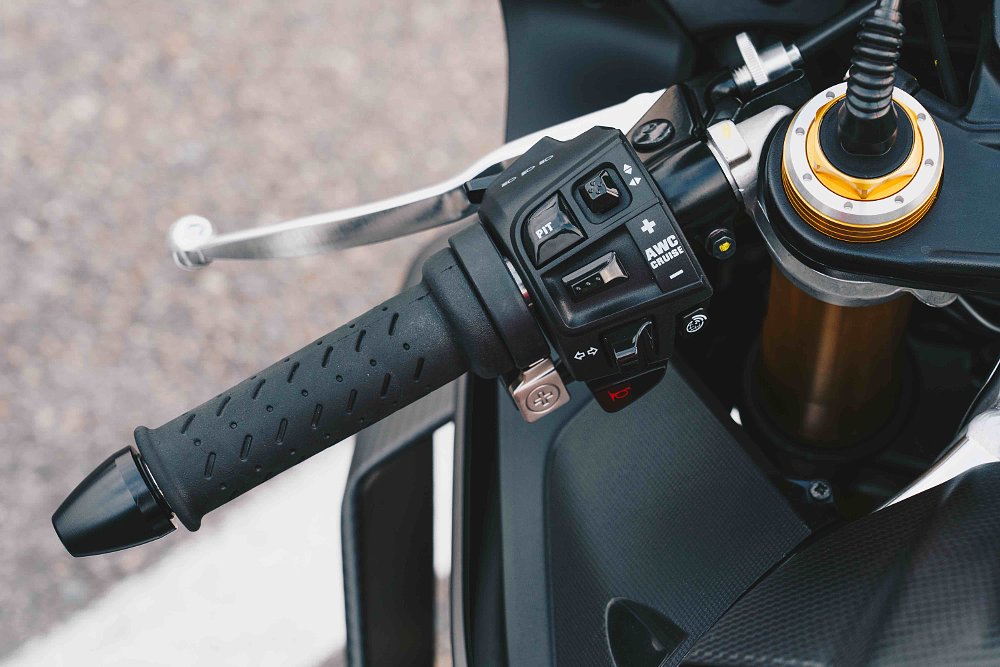 left switchgear buttons on Aprilia's RSV4