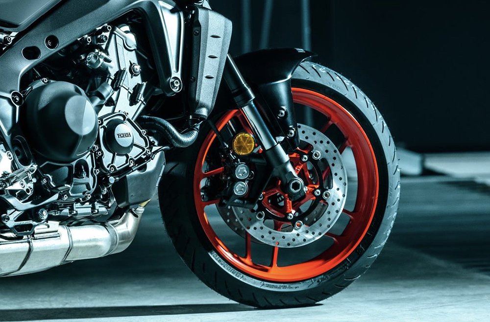 Yamaha MT-09 brakes