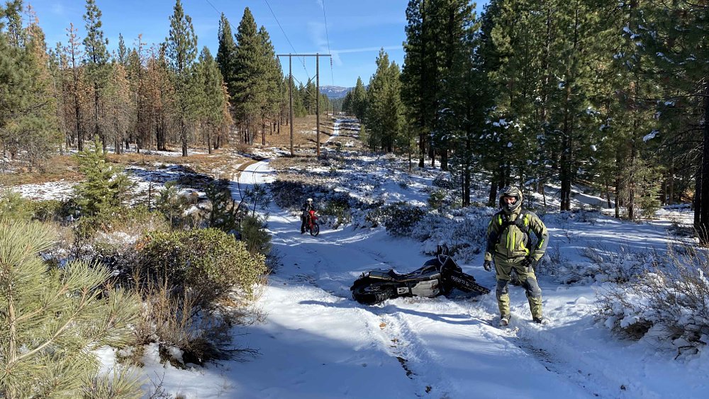 Ari falls down on the Africa Twin 1100 again.
