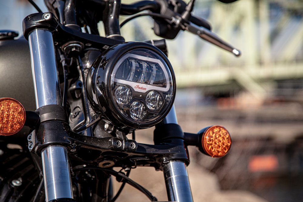 2022 Indian Chief Dark Horse Review 