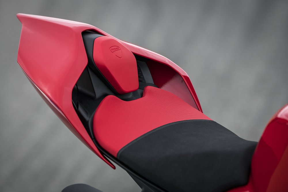 2022 Ducati Panigale V4 S seat