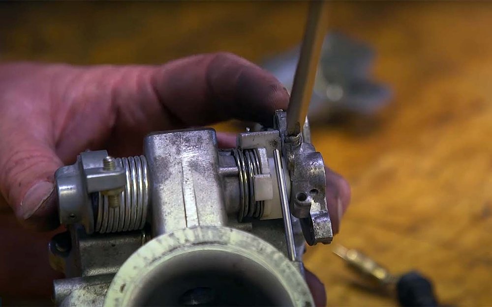 Anatomy of a Mikuni HSR42 Carb and 5 Reasons Why You Should Use One