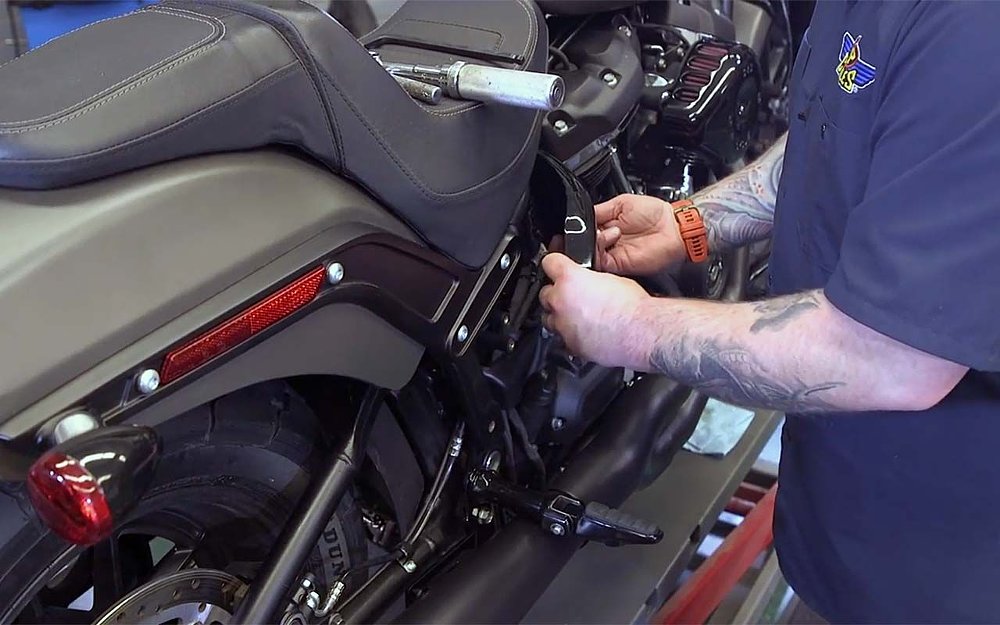 M8-transmission-oil-change-remove-side-panel