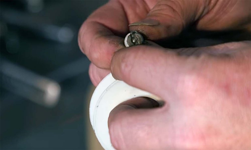 wrap-plug-with-teflon-tape