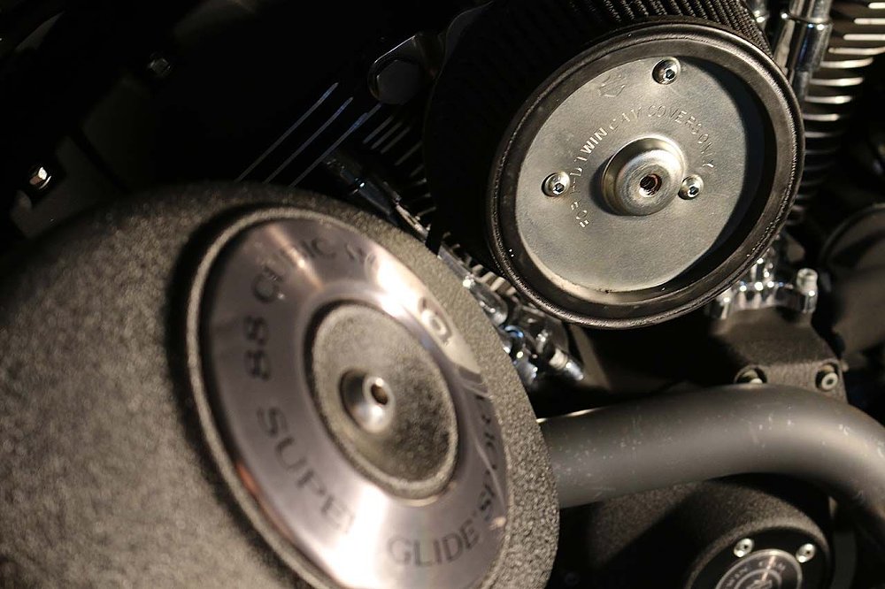 2004-Harley-FXDX-Air-Cleaner-removal