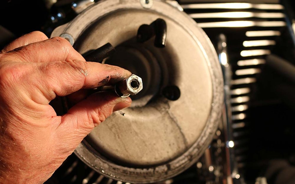 2004-Harley-FXDX-breather-bolt