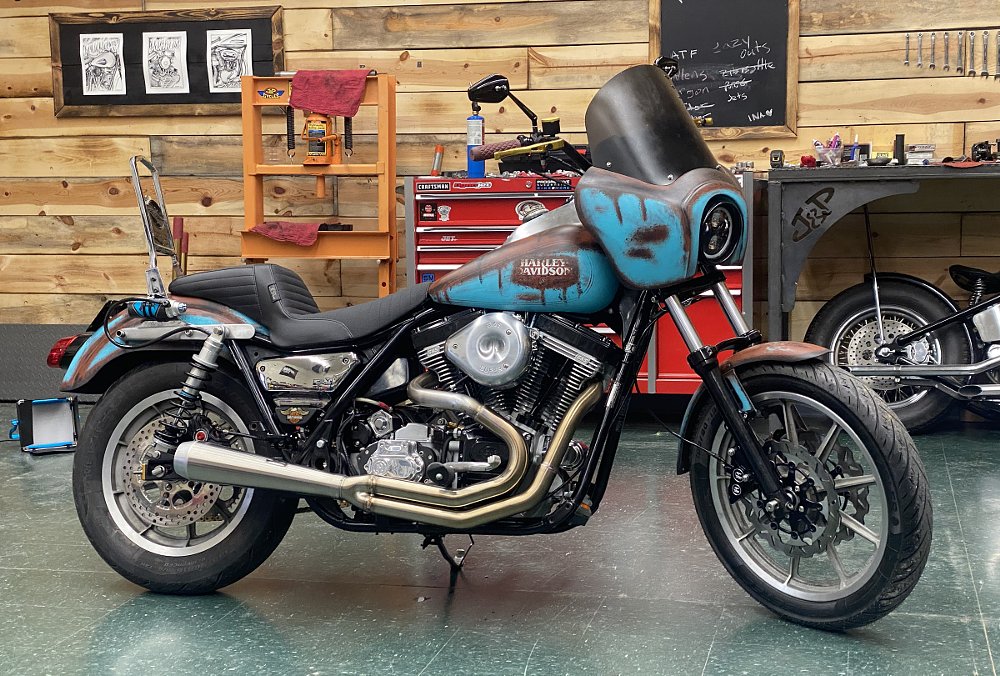 the finished custom FXR