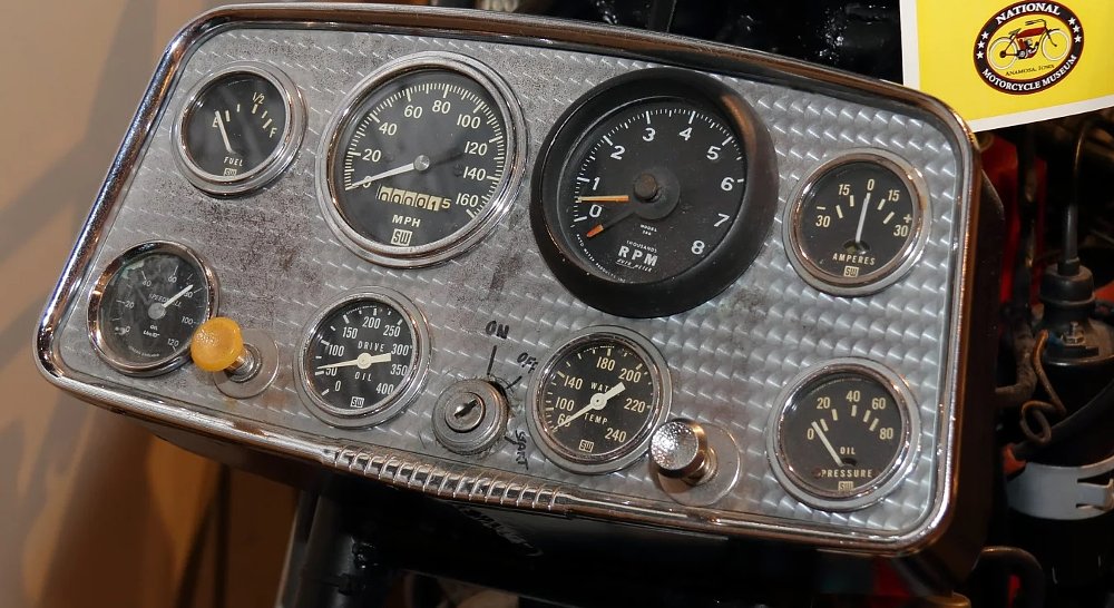 closeup shot of the dash on RoaDog