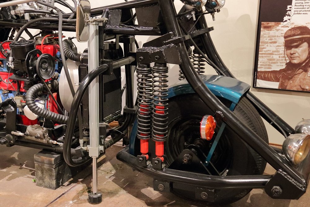 closeup shot of the front end of RoaDog with four shock absorbers