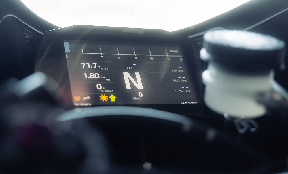 2024 Kramer GP2-890RR TFT dash detail.